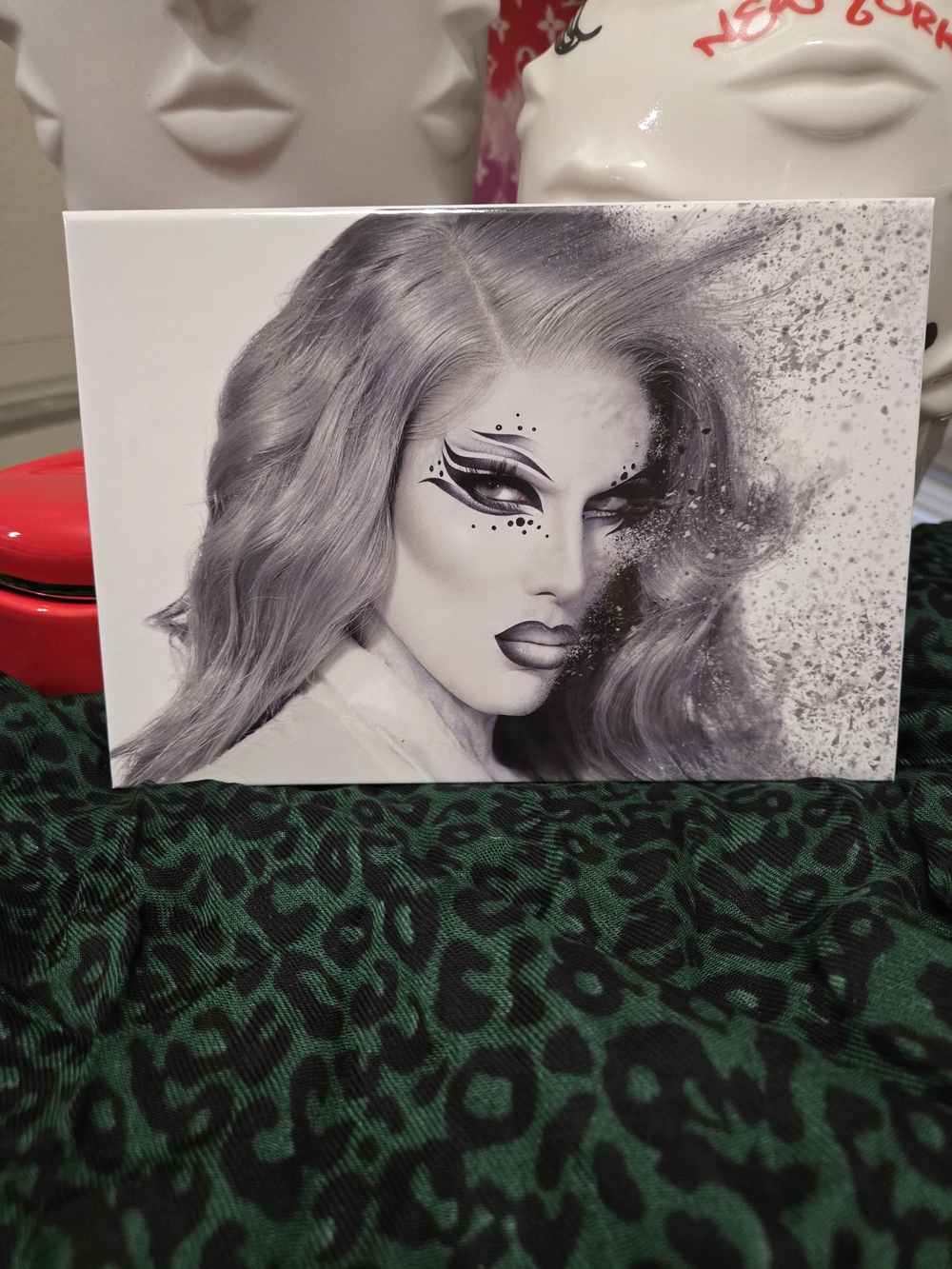 Jeffree Star Cremated Eyeshadow Palette - White Marble Packaging - Picture 9 of 16